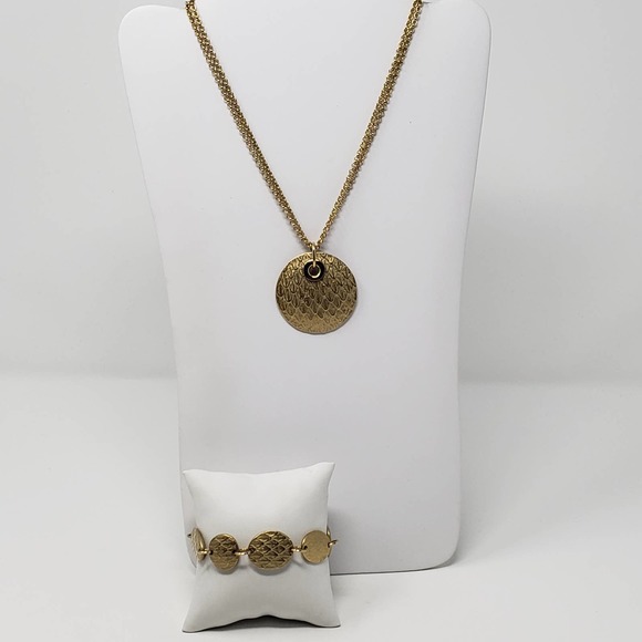 Gold Tone Textured Pendant Necklace Bracelet Set - Picture 1 of 6